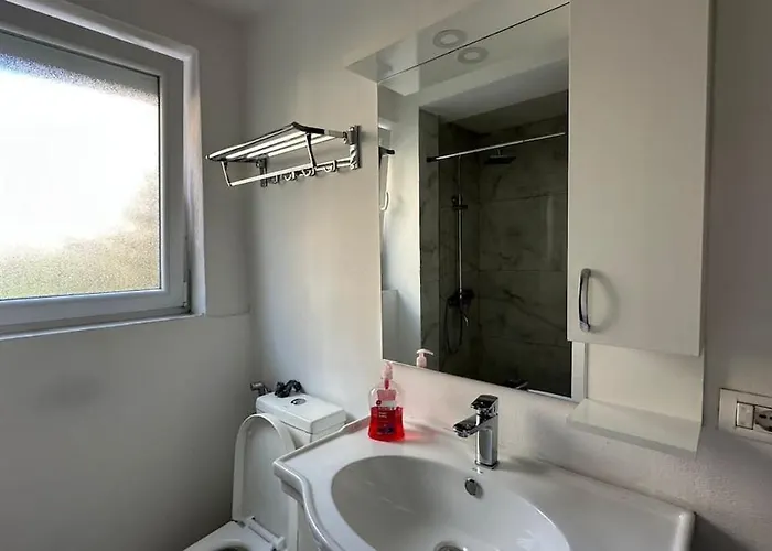 Central Stay Apartment Апартаменты Тирана